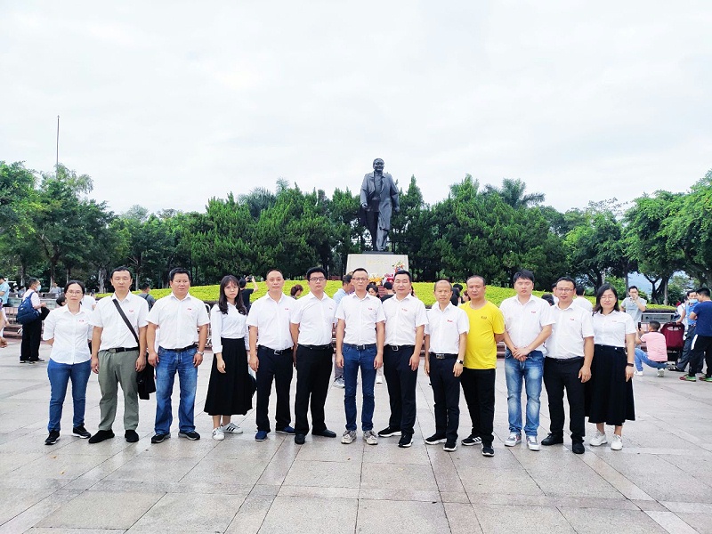 Ag亞洲集團(tuán)組織黨支部參觀深圳改革開放40周年展覽 (3)