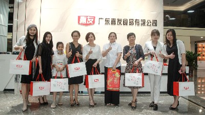 女企業(yè)家協(xié)會(huì)社交禮儀組成員蒞臨Ag亞洲集團(tuán)參觀指導(dǎo)